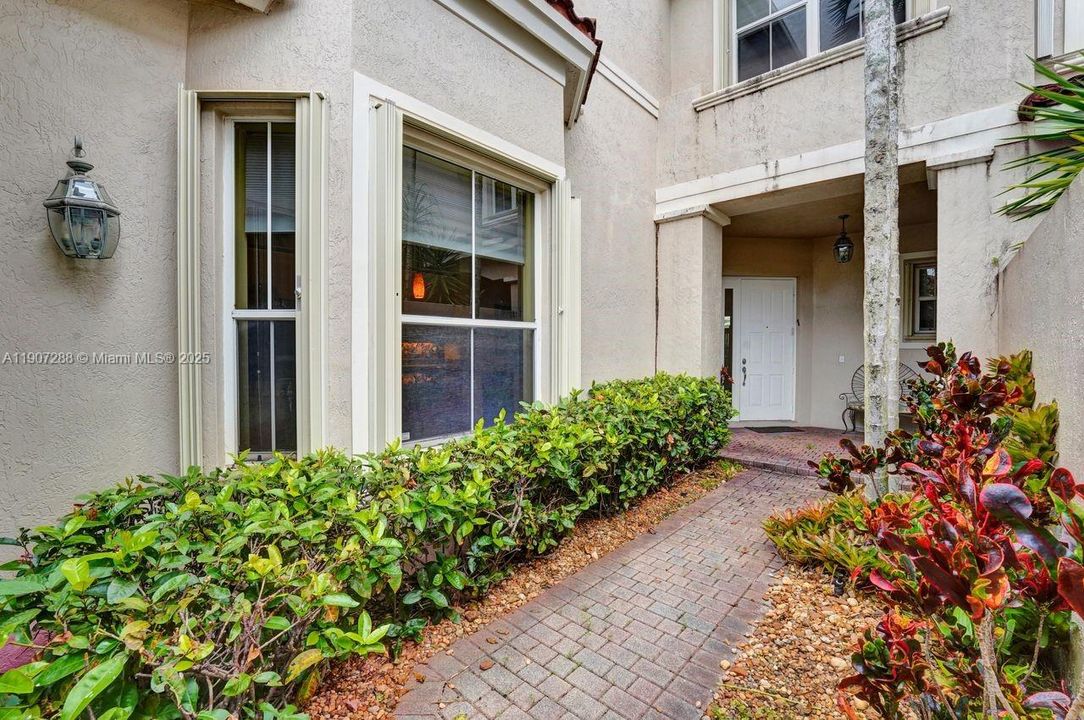 En Venta: $1,275,000 (3 camas, 2 baños, 2126 Pies cuadrados)