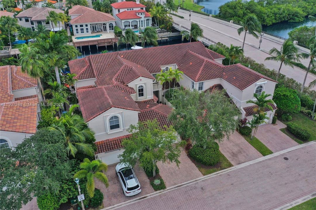 En Venta: $1,275,000 (3 camas, 2 baños, 2126 Pies cuadrados)