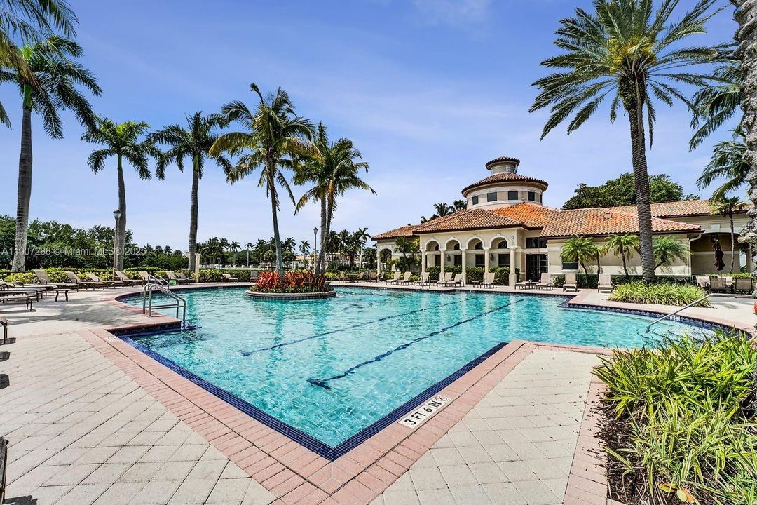 En Venta: $1,275,000 (3 camas, 2 baños, 2126 Pies cuadrados)