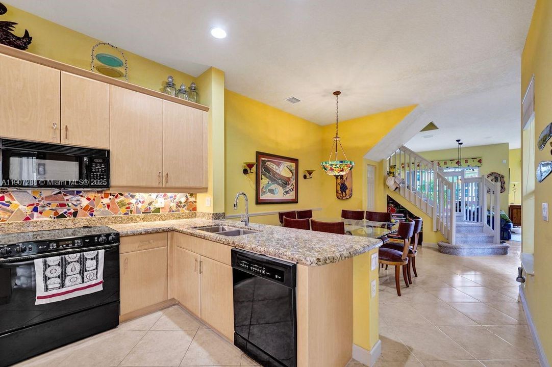 En Venta: $1,275,000 (3 camas, 2 baños, 2126 Pies cuadrados)