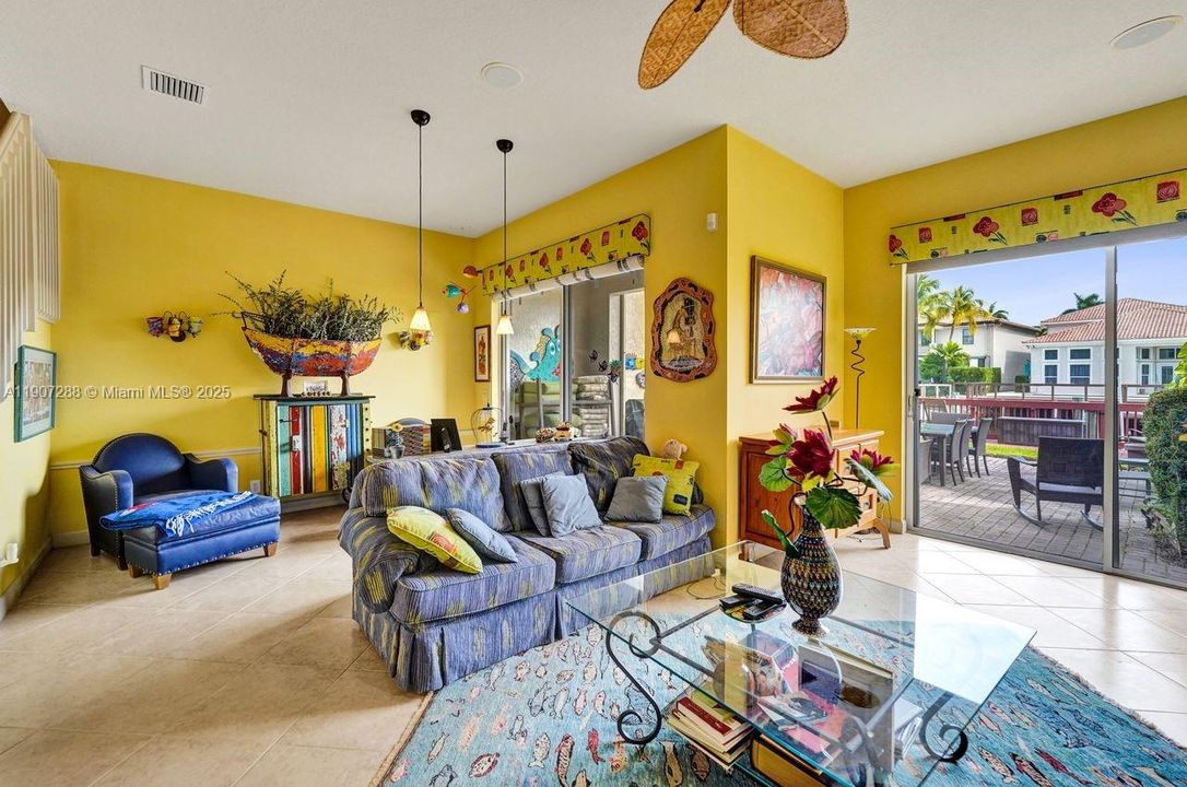 En Venta: $1,275,000 (3 camas, 2 baños, 2126 Pies cuadrados)