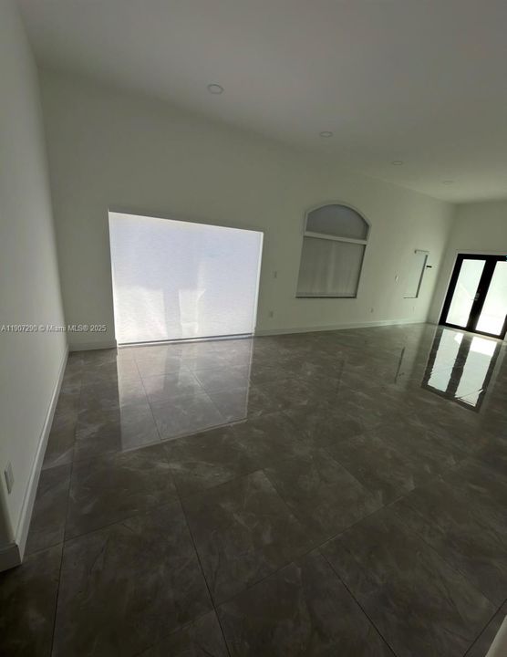 For Rent: $3,700 (3 beds, 2 baths, 1658 Square Feet)