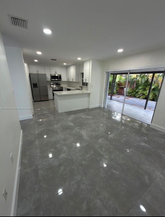 For Rent: $3,700 (3 beds, 2 baths, 1658 Square Feet)