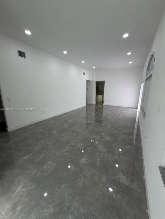 For Rent: $3,700 (3 beds, 2 baths, 1658 Square Feet)