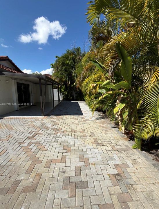 For Rent: $3,700 (3 beds, 2 baths, 1658 Square Feet)