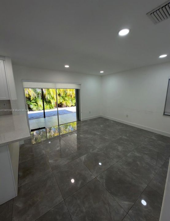 For Rent: $3,700 (3 beds, 2 baths, 1658 Square Feet)