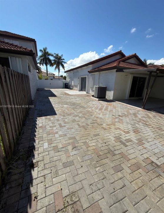 For Rent: $3,700 (3 beds, 2 baths, 1658 Square Feet)