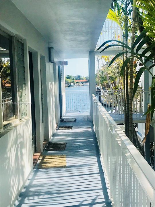 For Rent: $1,900 (1 beds, 1 baths, 710 Square Feet)