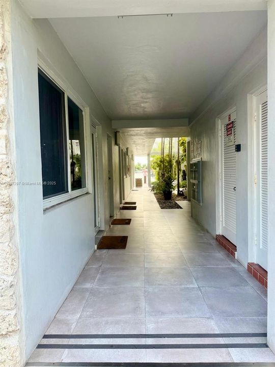 For Rent: $1,900 (1 beds, 1 baths, 710 Square Feet)