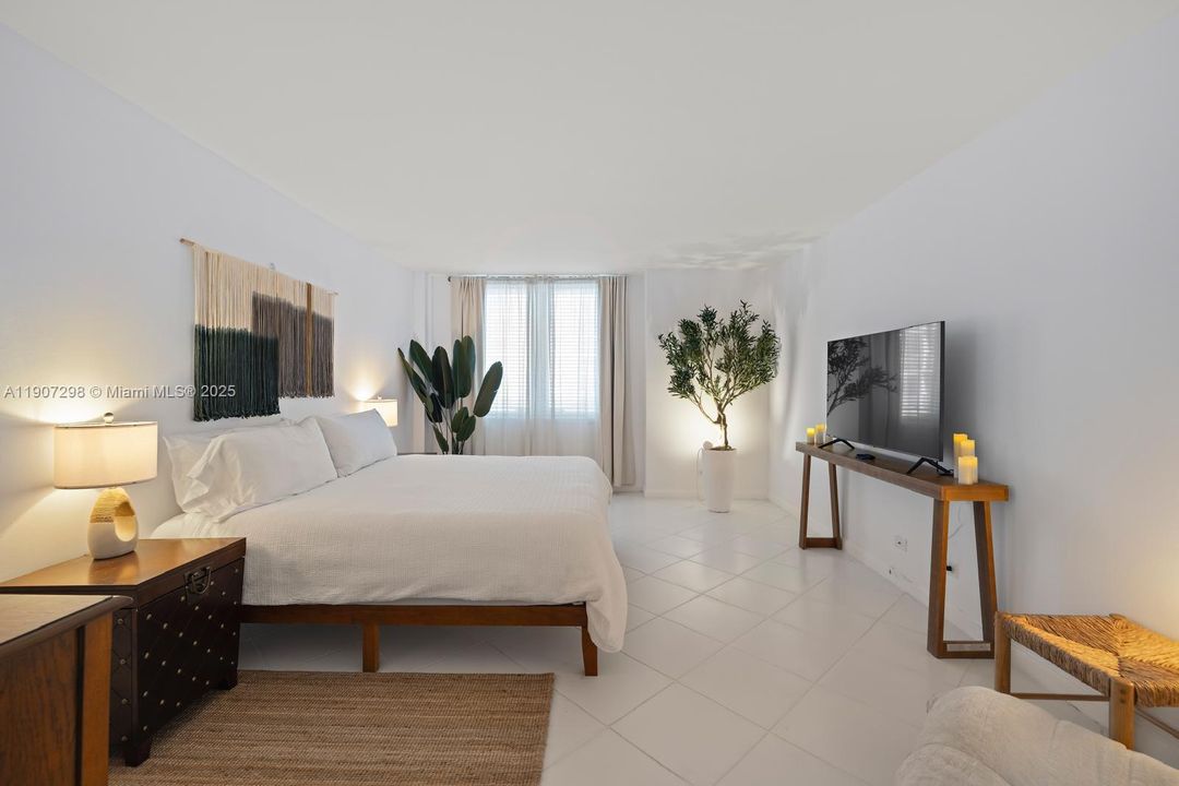 Activo con contrato: $6,800 (1 camas, 1 baños, 900 Pies cuadrados)