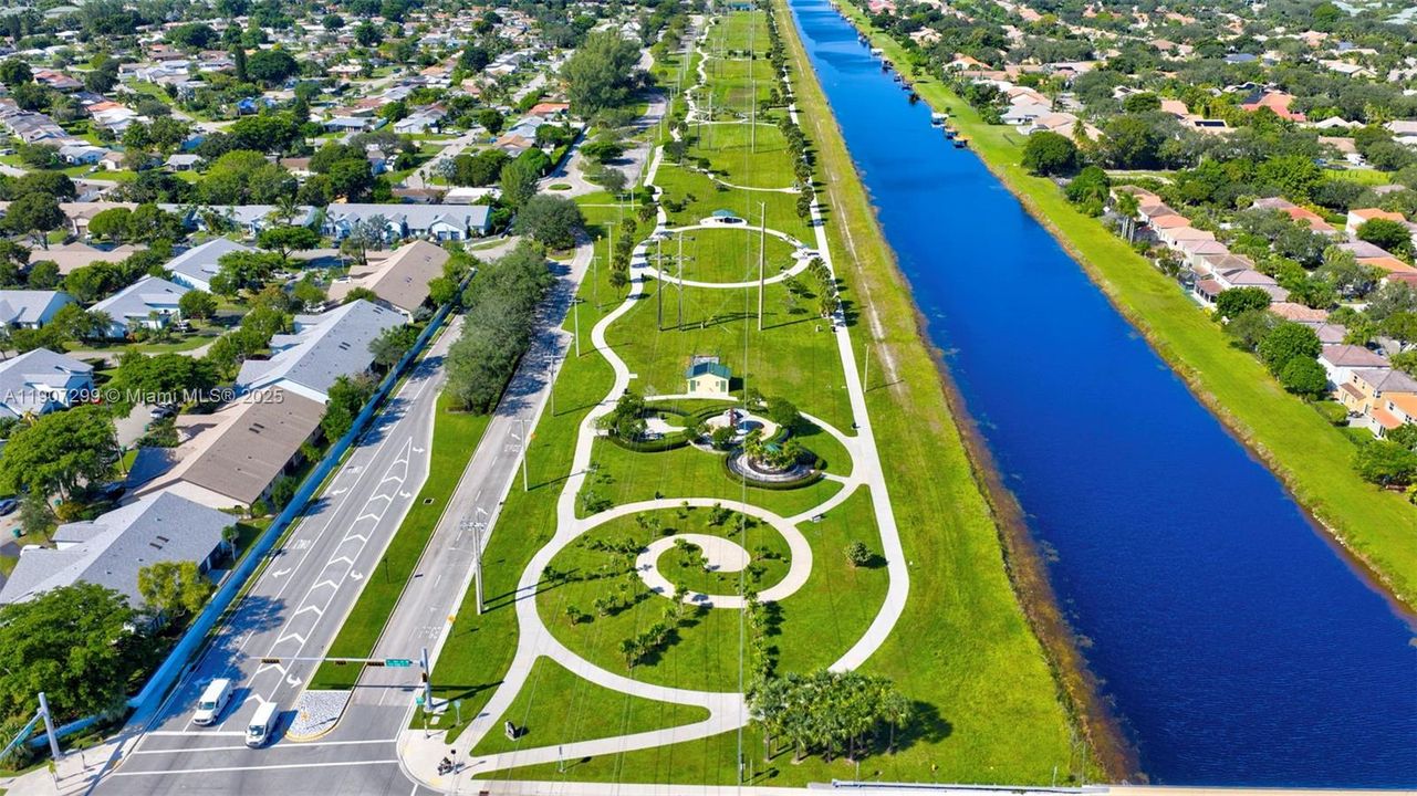 合同活跃: $349,000 (2 贝兹, 2 浴室, 1236 平方英尺)