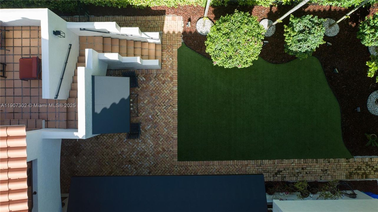 Active With Contract: $7,400 (3 beds, 2 baths, 2352 Square Feet)