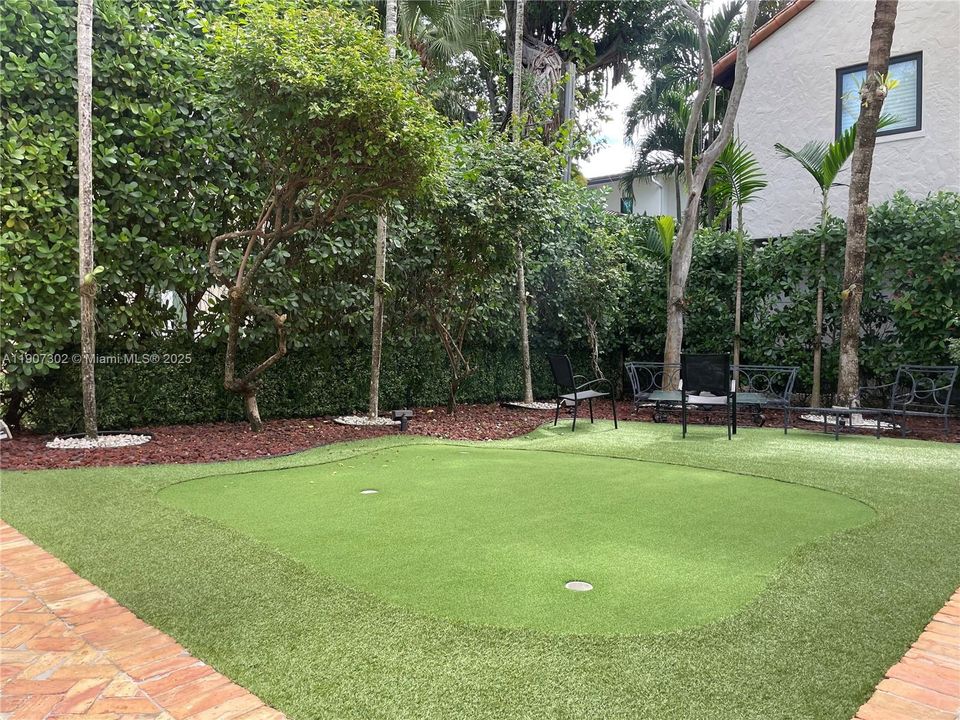 Active With Contract: $7,400 (3 beds, 2 baths, 2352 Square Feet)