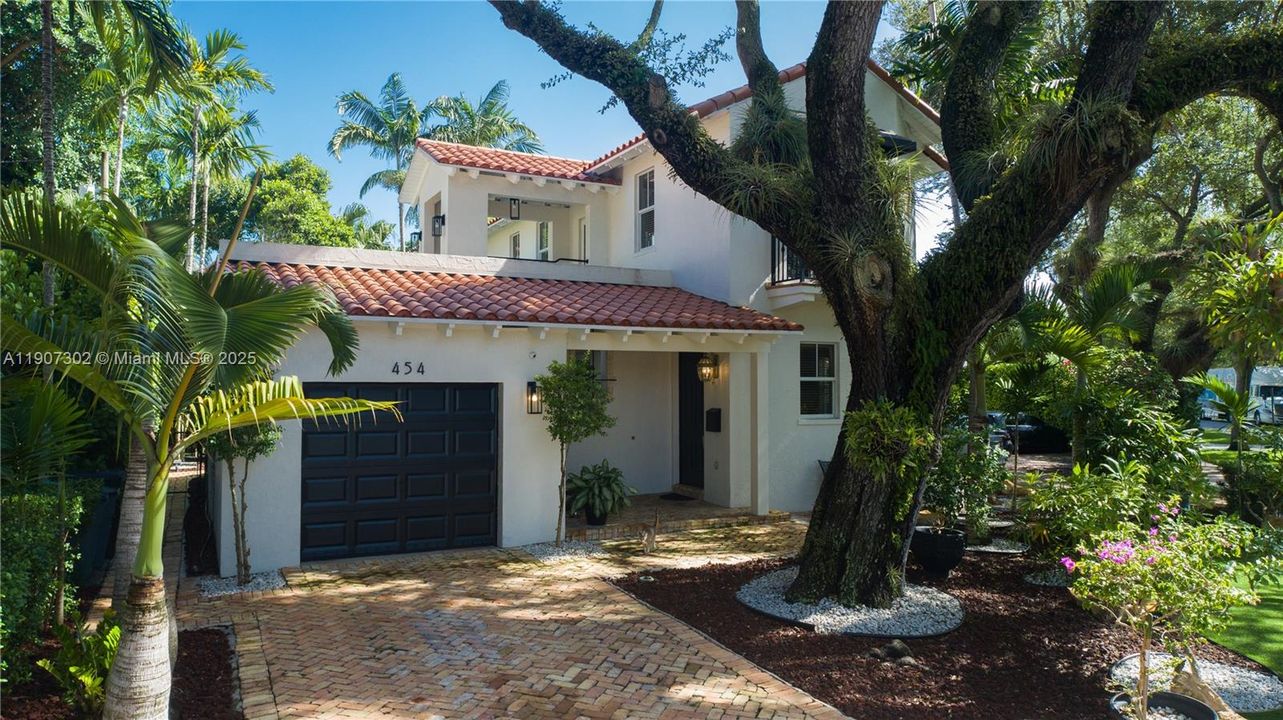 Active With Contract: $7,400 (3 beds, 2 baths, 2352 Square Feet)