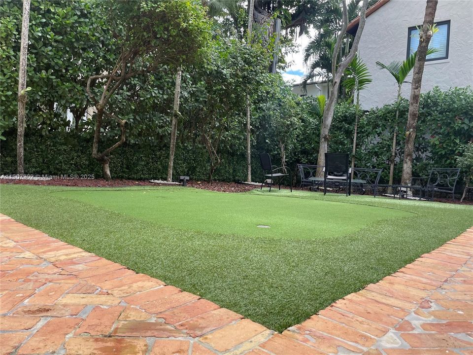 Active With Contract: $7,400 (3 beds, 2 baths, 2352 Square Feet)