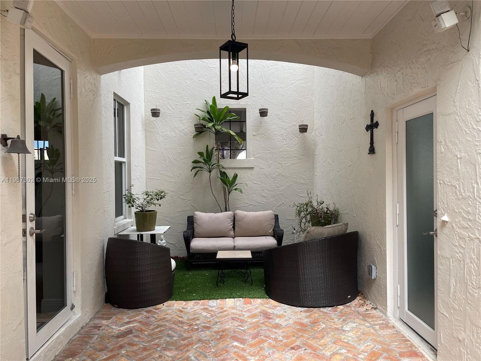 Active With Contract: $7,400 (3 beds, 2 baths, 2352 Square Feet)