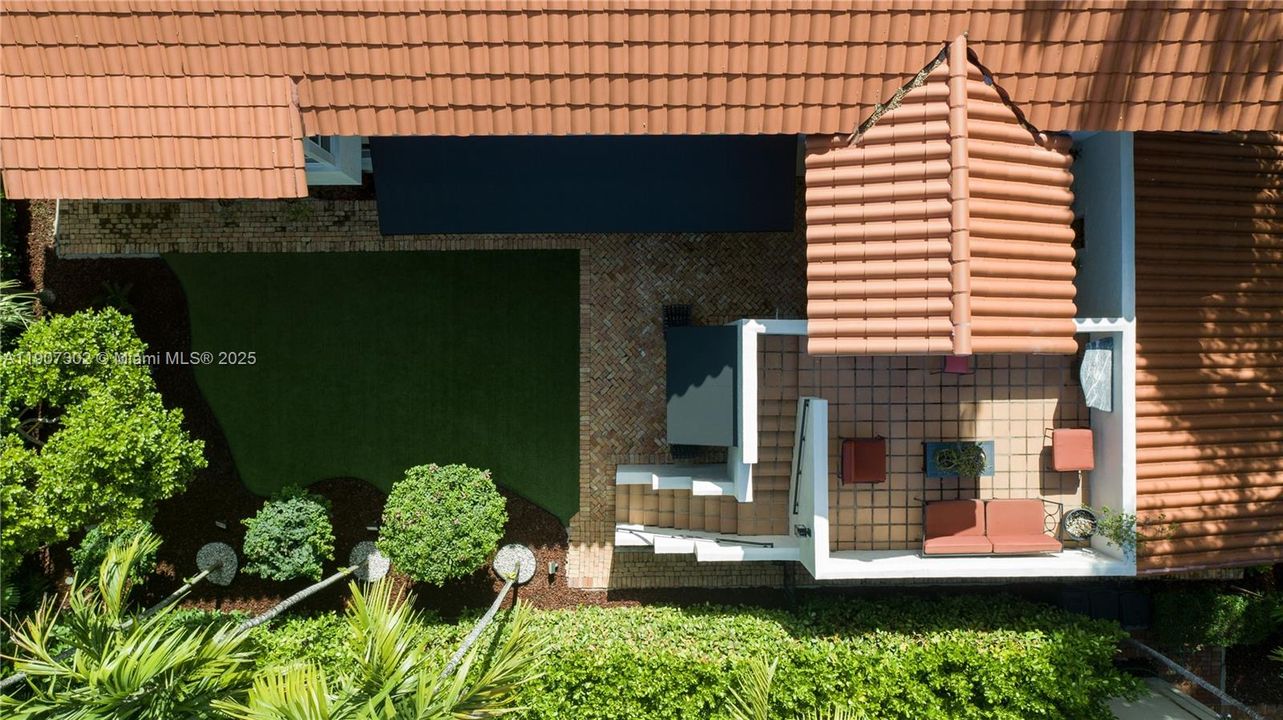 Active With Contract: $7,400 (3 beds, 2 baths, 2352 Square Feet)