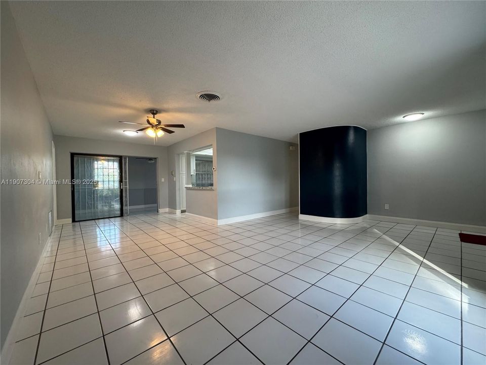 Recently Rented: $2,200 (2 beds, 1 baths, 1234 Square Feet)