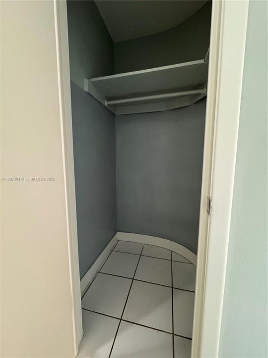 Recently Rented: $2,200 (2 beds, 1 baths, 1234 Square Feet)