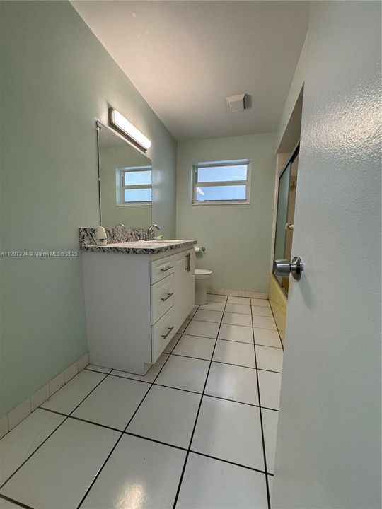 Recently Rented: $2,200 (2 beds, 1 baths, 1234 Square Feet)