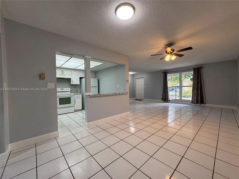 Recently Rented: $2,200 (2 beds, 1 baths, 1234 Square Feet)