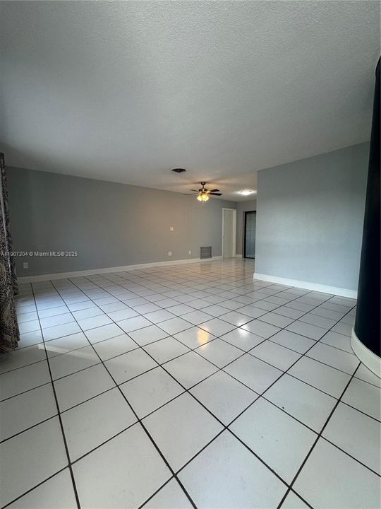 Recently Rented: $2,200 (2 beds, 1 baths, 1234 Square Feet)