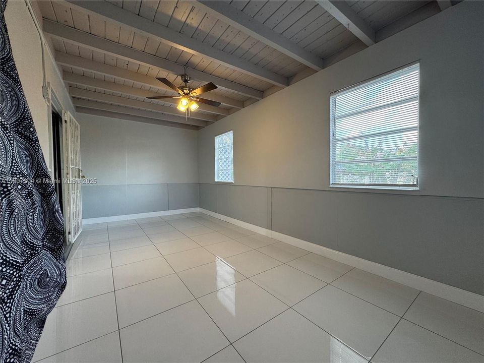 Recently Rented: $2,200 (2 beds, 1 baths, 1234 Square Feet)