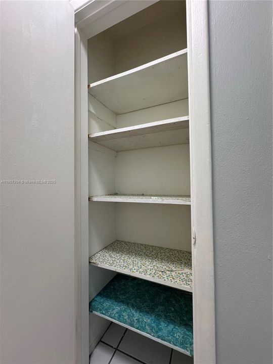 Recently Rented: $2,200 (2 beds, 1 baths, 1234 Square Feet)