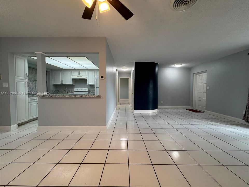 Recently Rented: $2,200 (2 beds, 1 baths, 1234 Square Feet)