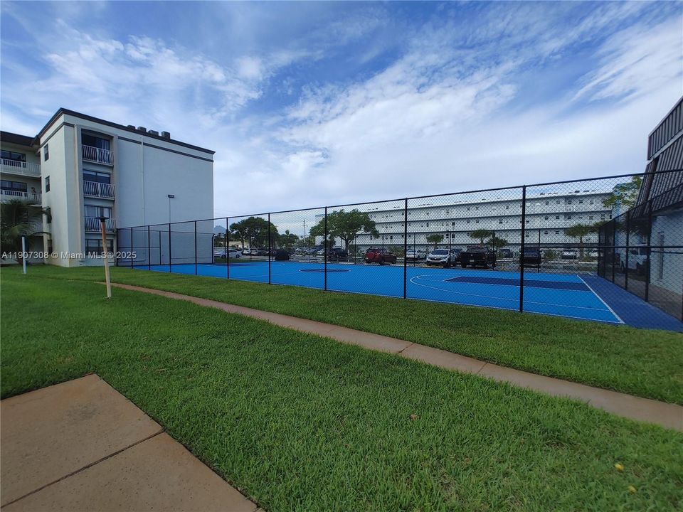 В аренду: $1,500 (1 спален, 1 ванн, 768 Квадратных фут)