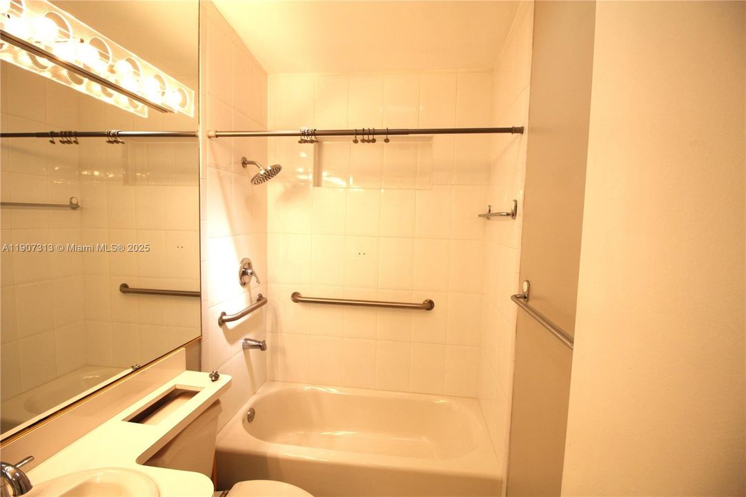 En Renta: $3,950 (3 camas, 2 baños, 1698 Pies cuadrados)