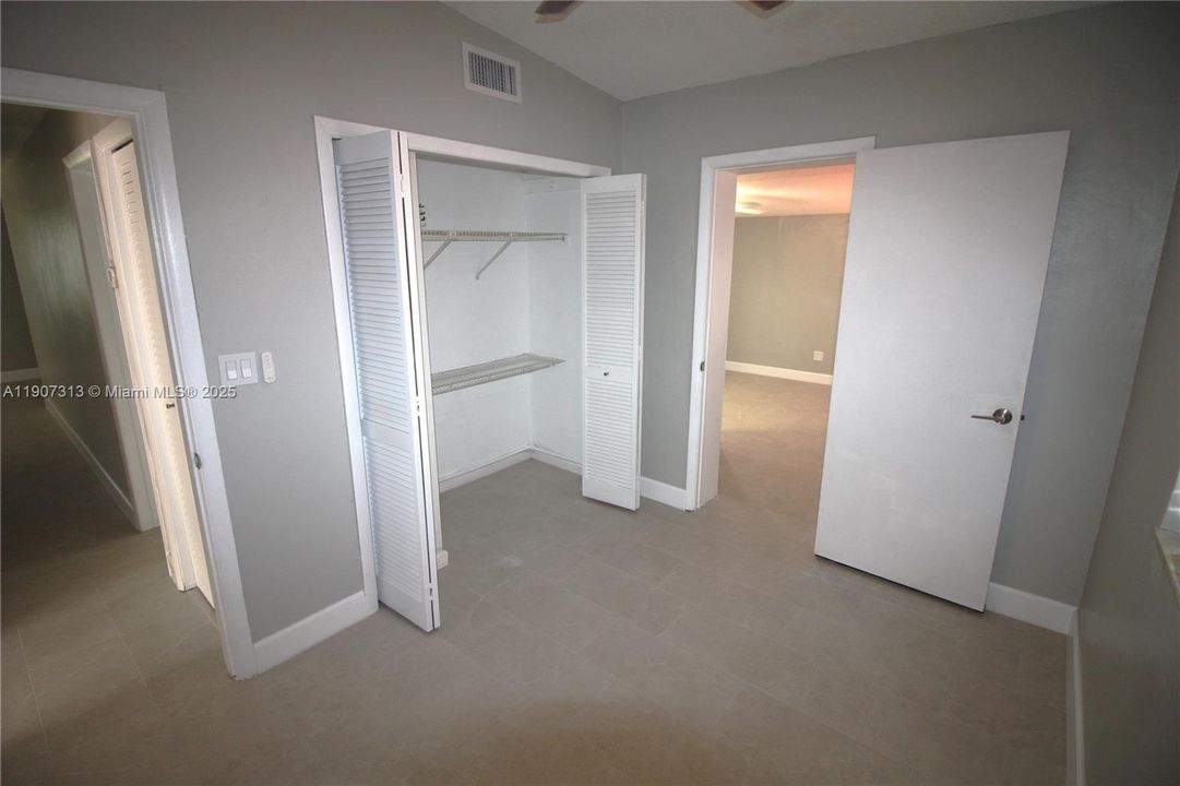 Hallway Entry to Master