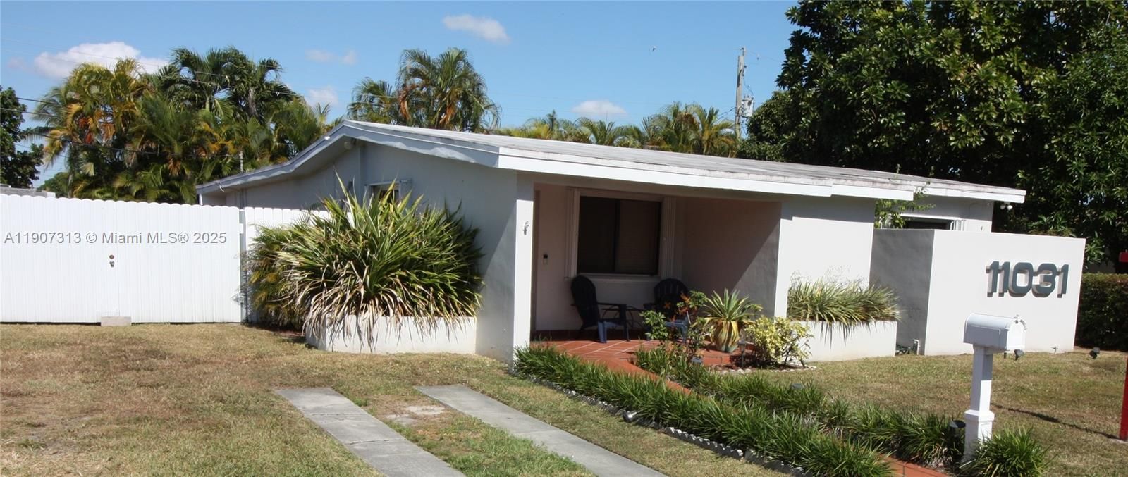 En Renta: $3,950 (3 camas, 2 baños, 1698 Pies cuadrados)