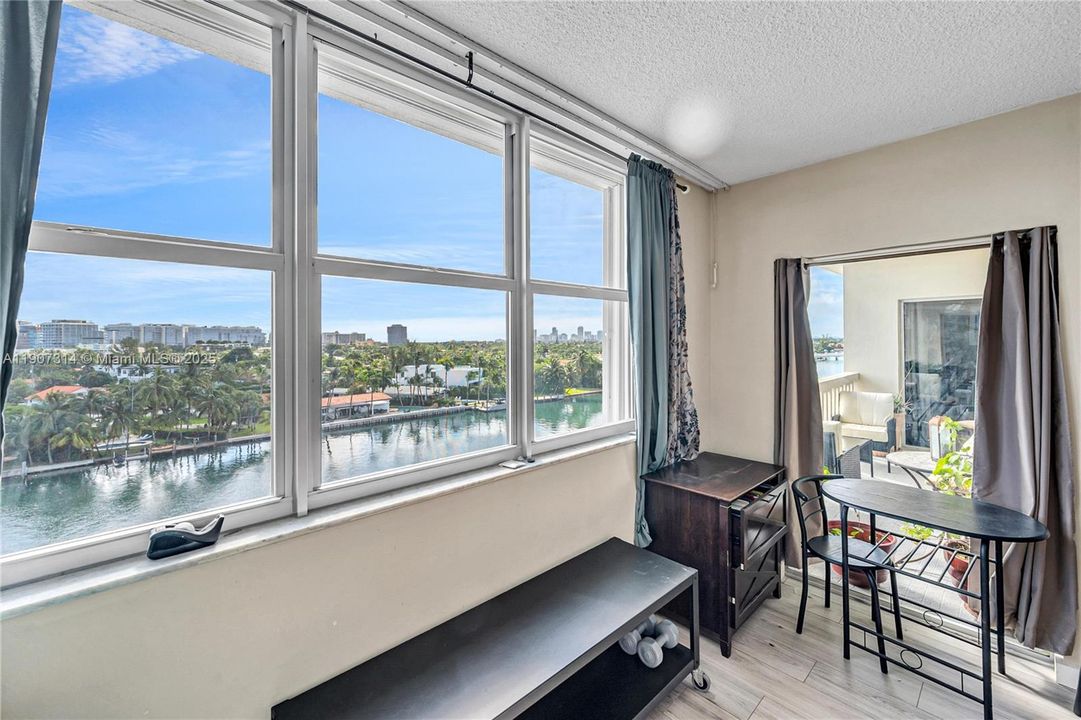 Active With Contract: $635,000 (2 beds, 2 baths, 1490 Square Feet)