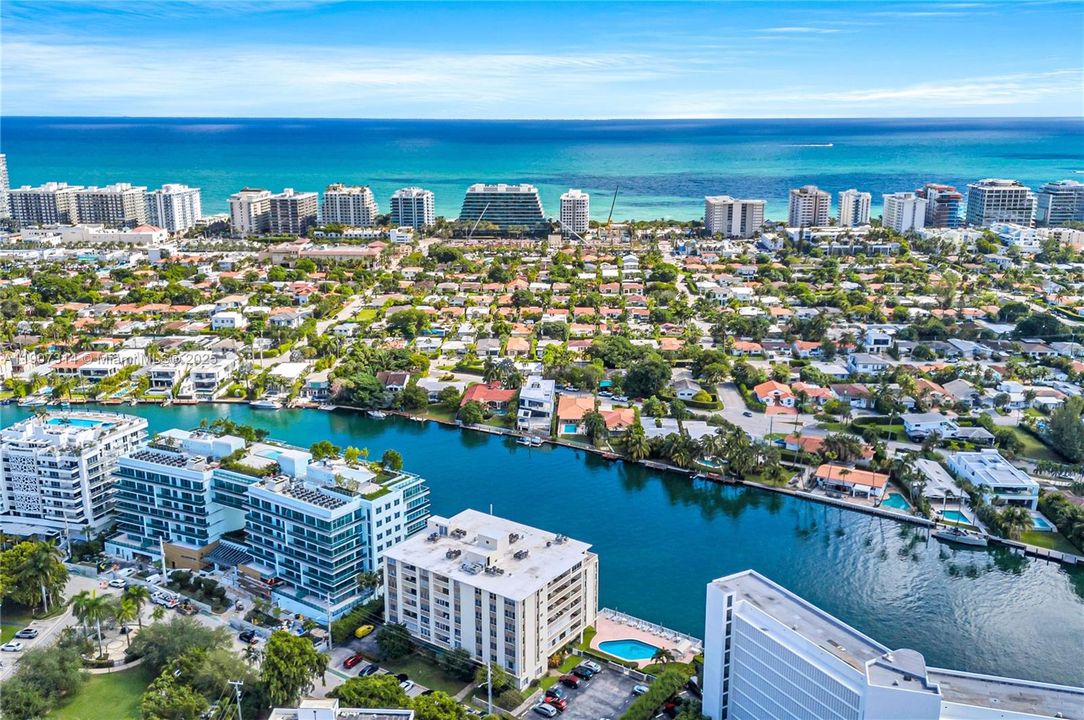 Active With Contract: $635,000 (2 beds, 2 baths, 1490 Square Feet)