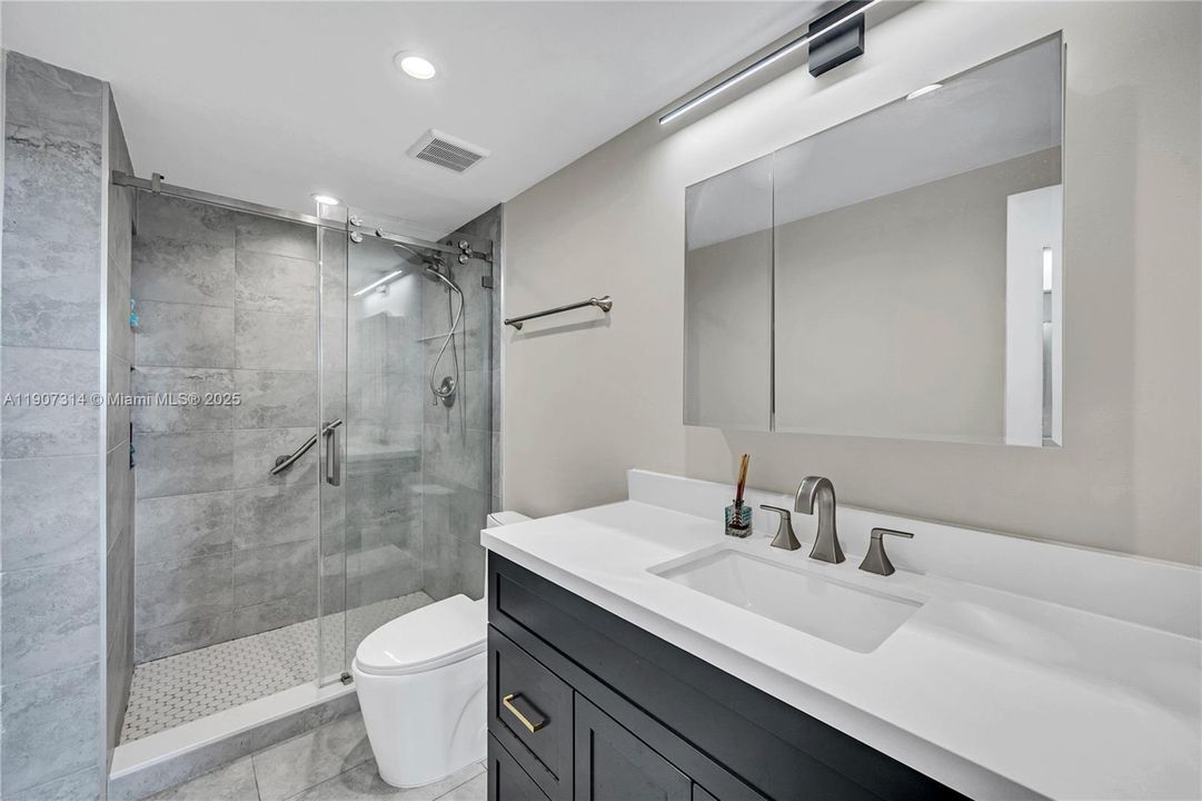 Active With Contract: $635,000 (2 beds, 2 baths, 1490 Square Feet)