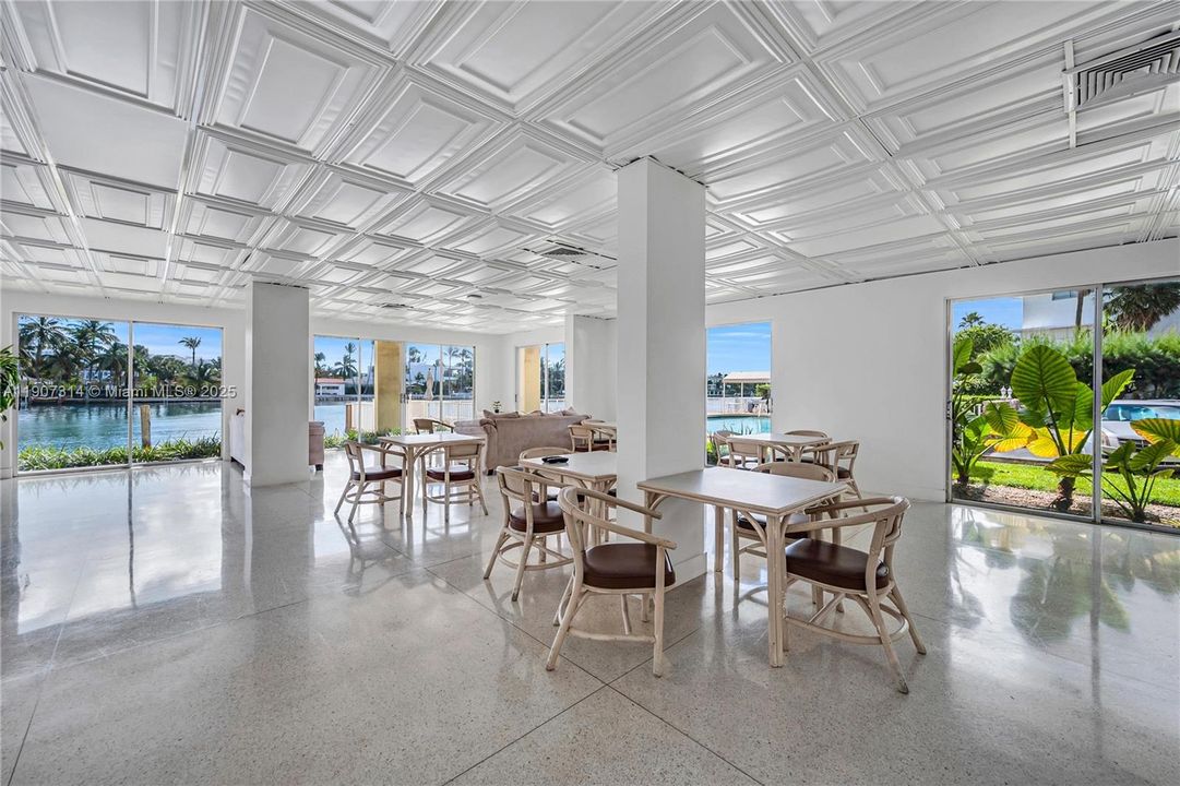 Active With Contract: $635,000 (2 beds, 2 baths, 1490 Square Feet)