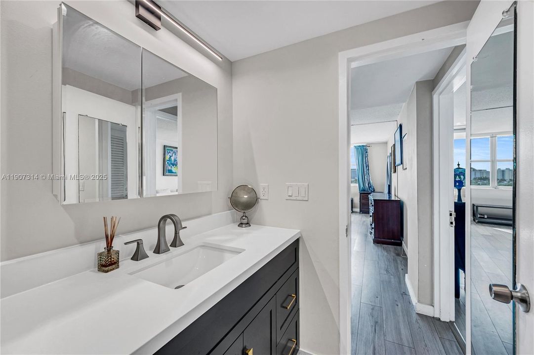 Active With Contract: $635,000 (2 beds, 2 baths, 1490 Square Feet)