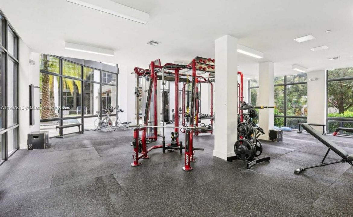 For Rent: $2,125 (1 beds, 1 baths, 1275 Square Feet)