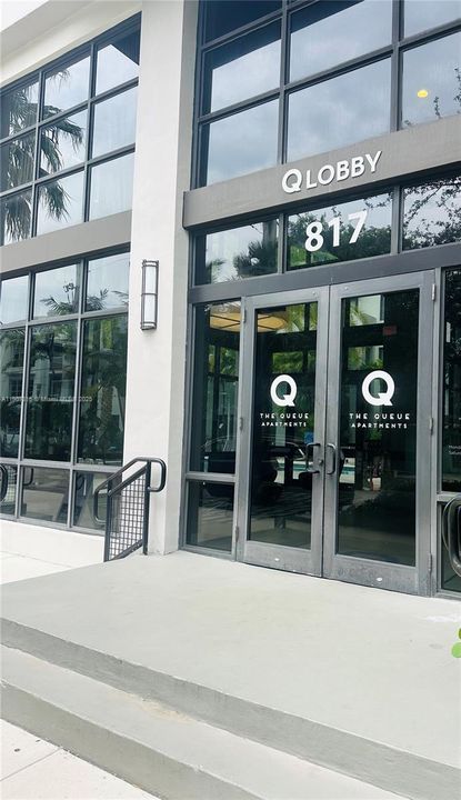 For Rent: $2,125 (1 beds, 1 baths, 1275 Square Feet)