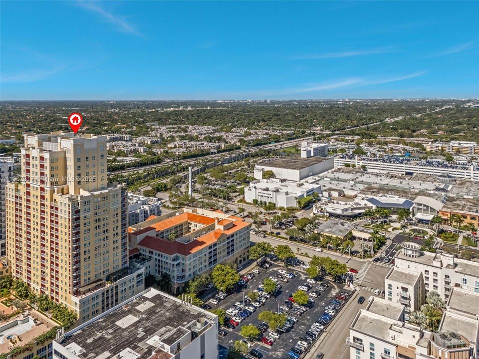 合同活跃: $450,000 (2 贝兹, 2 浴室, 1286 平方英尺)