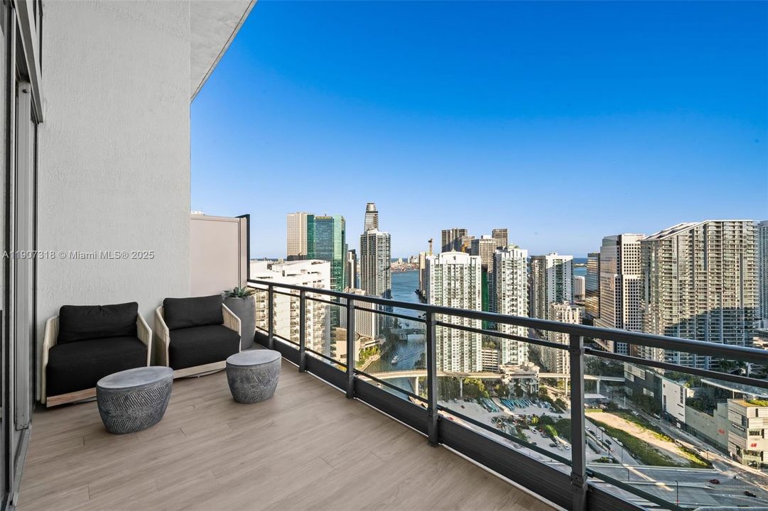 For Sale: $2,995,000 (3 beds, 3 baths, 2246 Square Feet)