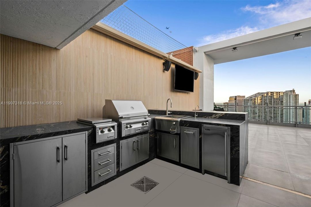 For Sale: $2,995,000 (3 beds, 3 baths, 2246 Square Feet)