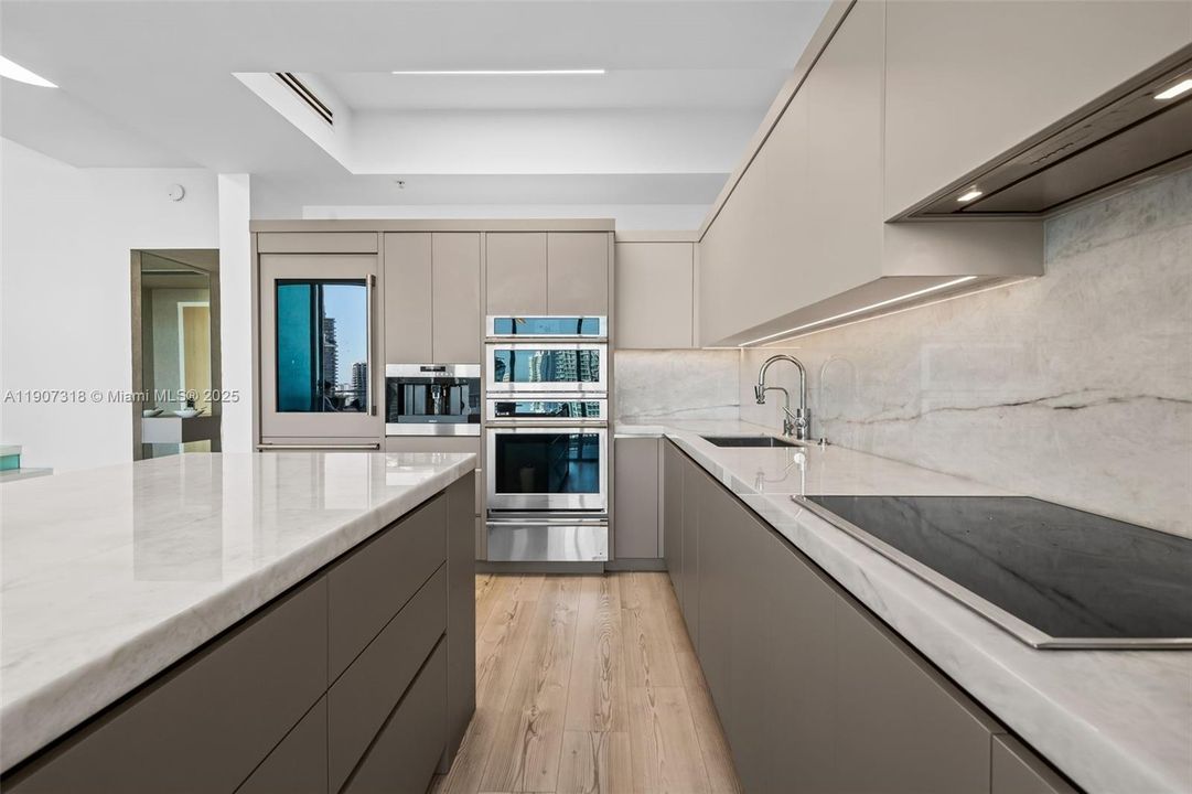 For Sale: $2,995,000 (3 beds, 3 baths, 2246 Square Feet)