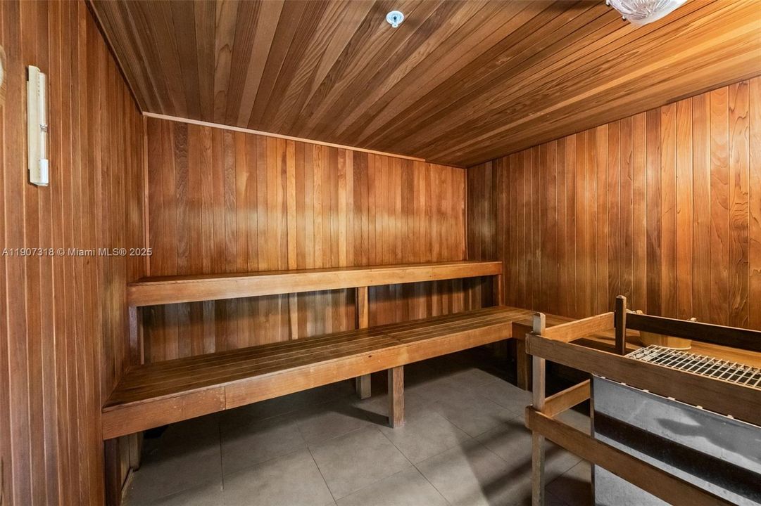 For Sale: $2,995,000 (3 beds, 3 baths, 2246 Square Feet)