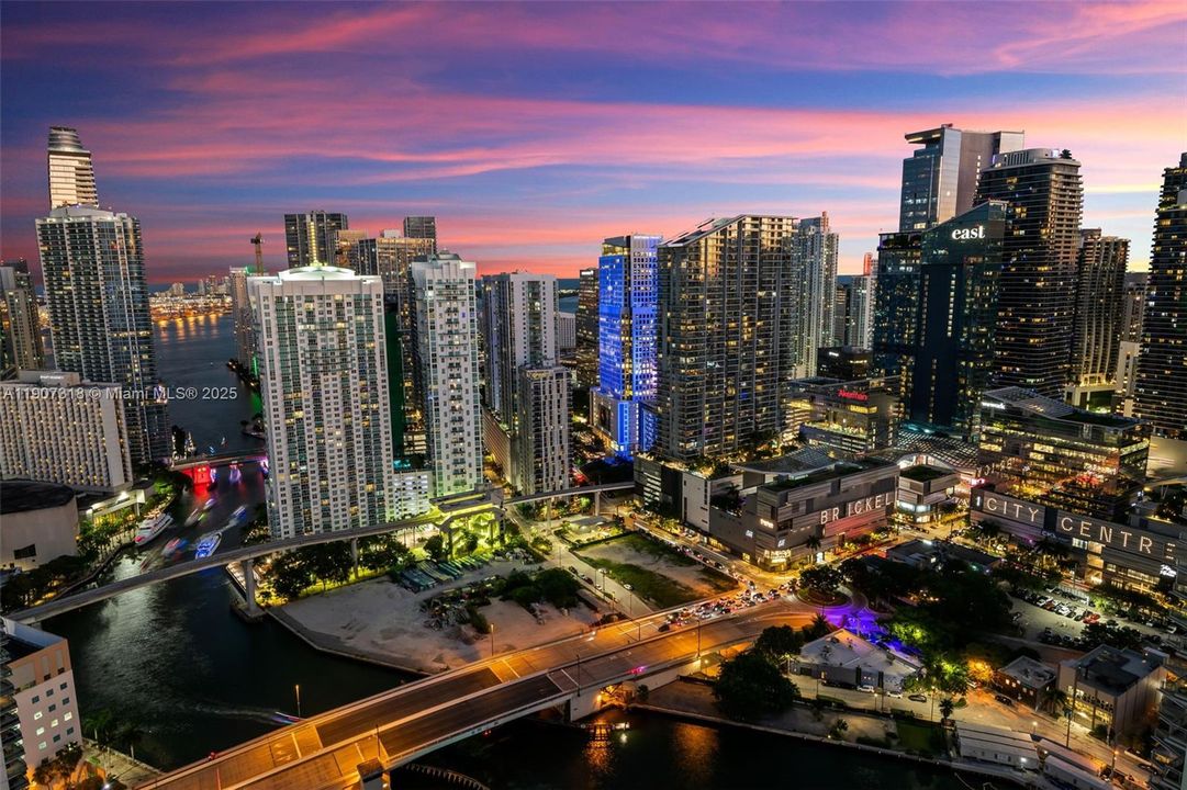 For Sale: $2,995,000 (3 beds, 3 baths, 2246 Square Feet)