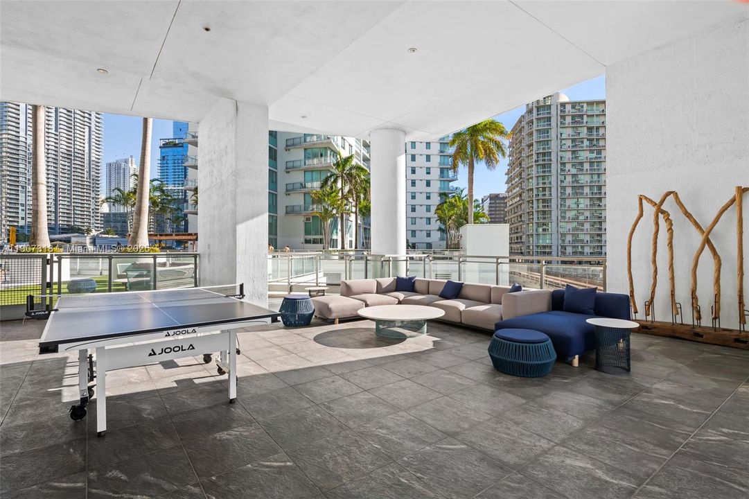 For Sale: $2,995,000 (3 beds, 3 baths, 2246 Square Feet)