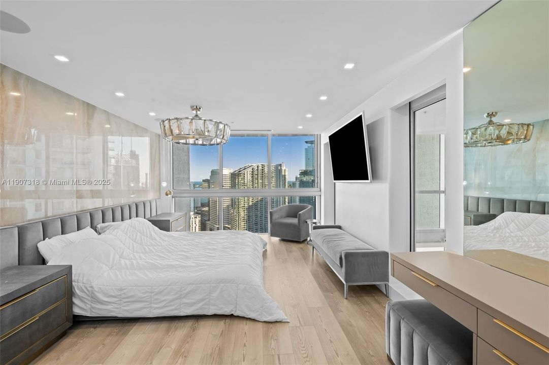 For Sale: $2,995,000 (3 beds, 3 baths, 2246 Square Feet)