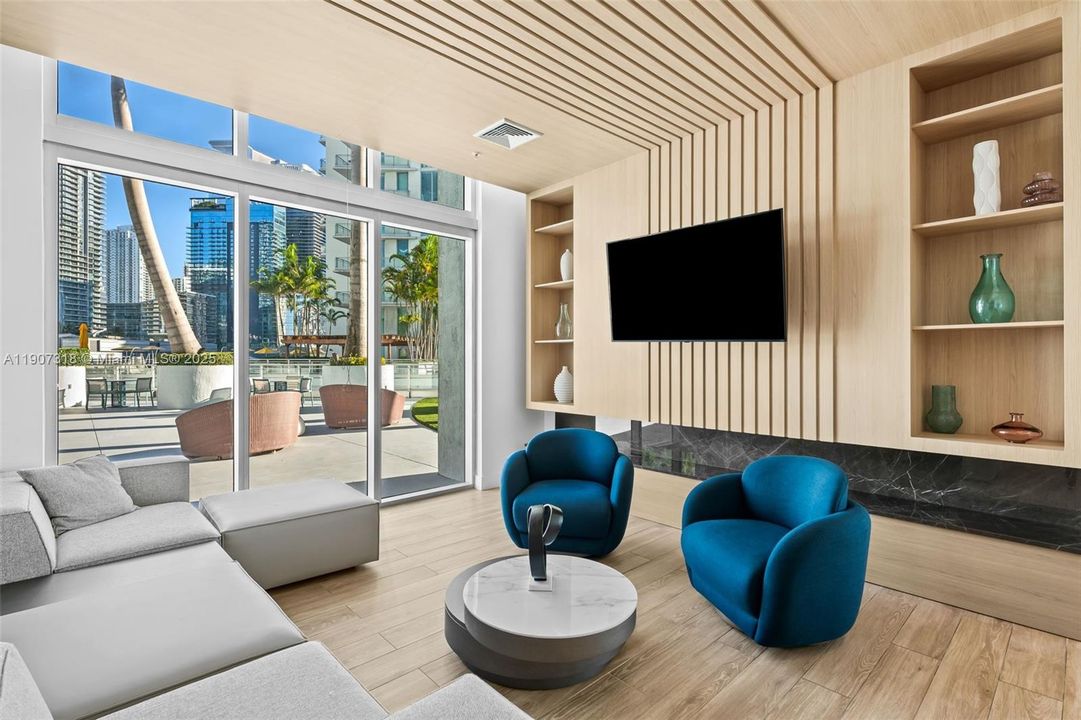 For Sale: $2,995,000 (3 beds, 3 baths, 2246 Square Feet)