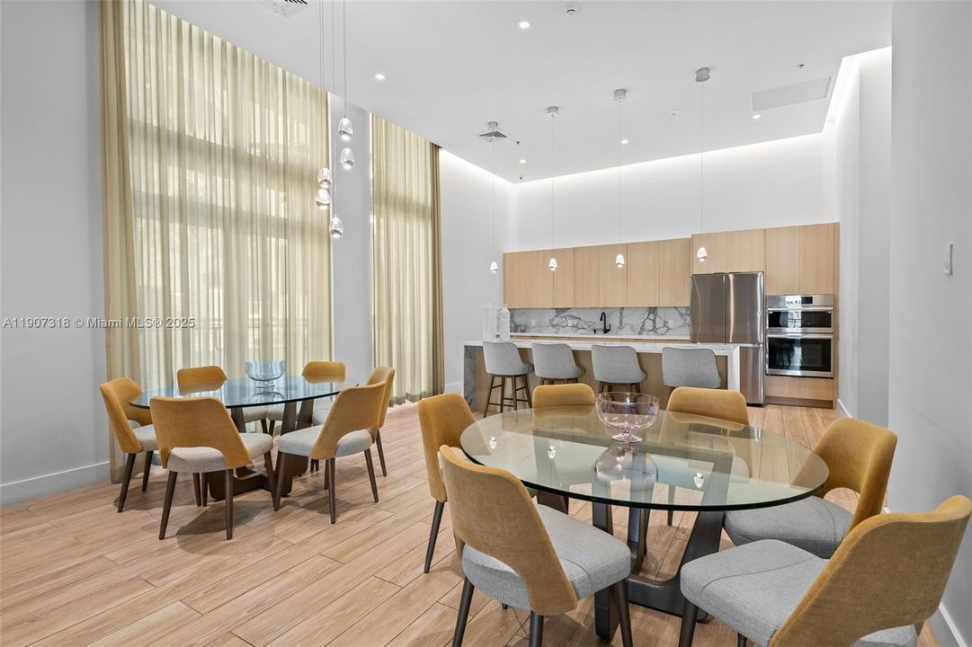 For Sale: $2,995,000 (3 beds, 3 baths, 2246 Square Feet)